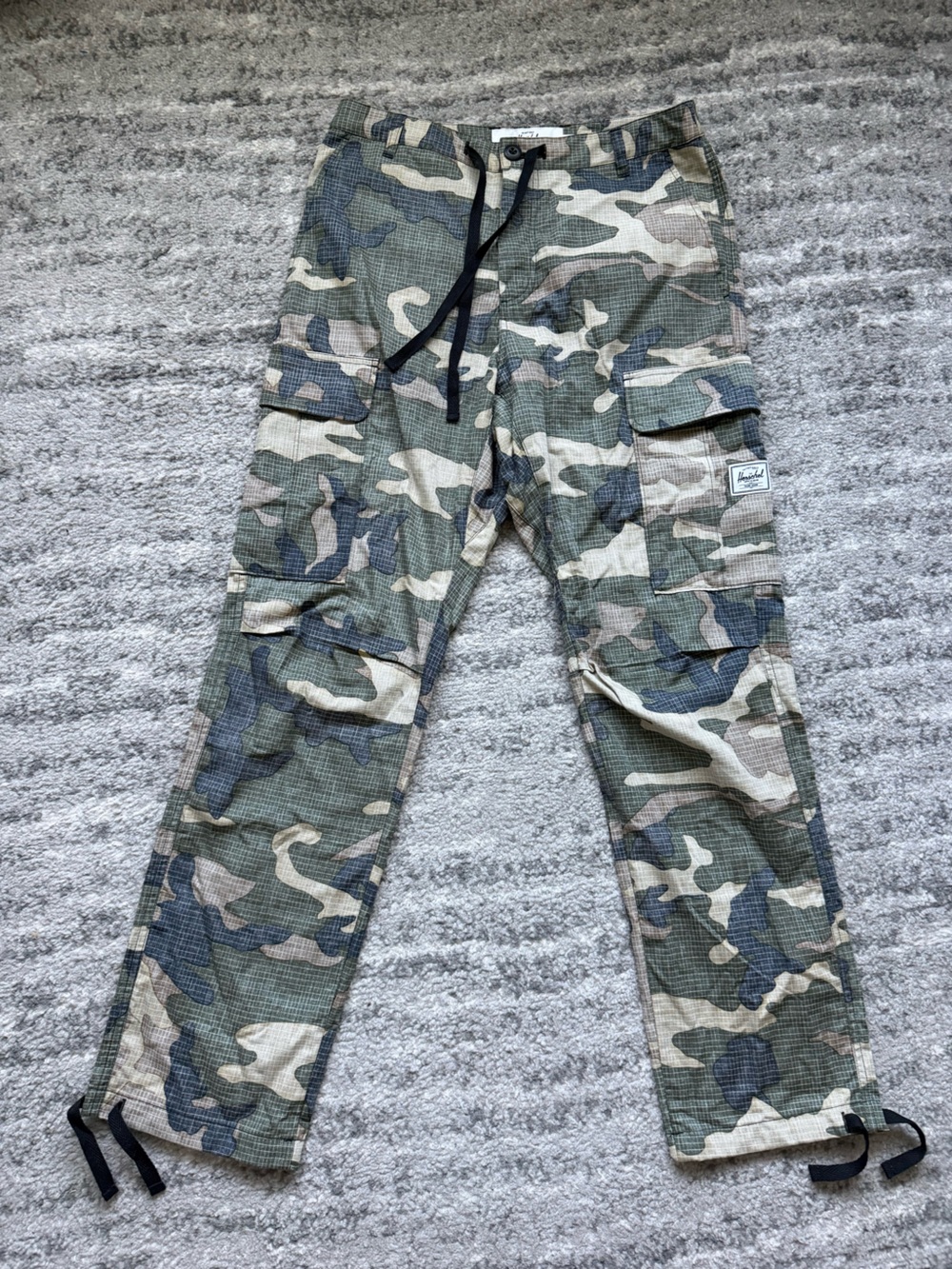Herschel Supply Co Cargo Pants Reverse Camo Men’s 30x32